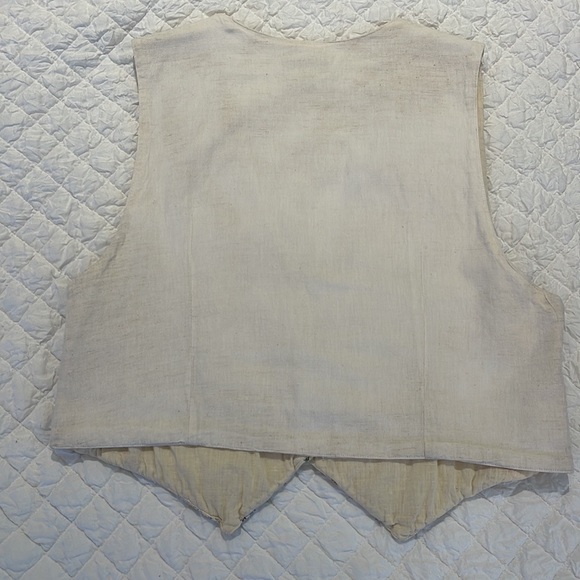 Vest - Picture 10 of 10